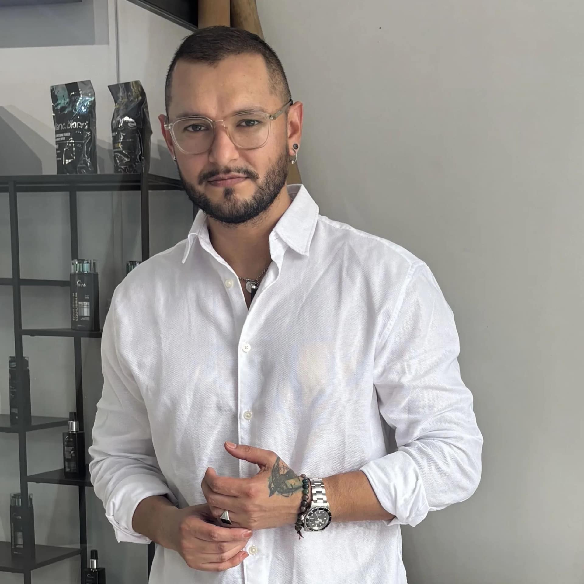 Andrés Espitia balayage expert en Barcelona Andrés Espitia, balayage expert y colorista en Barcelona